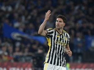 Juventus' Serbian forward #09 Dusan Vlahovic celebrates after scoring his team first goal during the Italian Cup Final between Atalanta and Juventus at the Olympic stadium in Rome on May 15, 2024. (Photo by Filippo MONTEFORTE / AFP)maso 