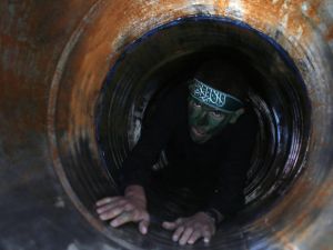 Al-qassam Soldier in hams tunnels