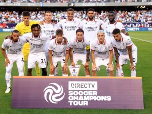 AC Milan players pose for the team photo prior to a Pre-Season Friendly match between AC Milan and Real Madrid at Soldier Field Stadium on July 31, 2024 in Chicago, Illinois. Justin Casterline/Getty Images/AFP (Photo by Justin Casterline / GETTY IMAGES NORTH AMERICA / Getty Images via AFP)