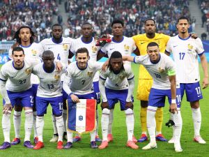 France players pose prior to the UEFA Euro 2024 quarter-final football match between Portugal and France at the Volksparkstadion in Hamburg on July 5, 2024. (Photo by FRANCK FIFE / AFP)
