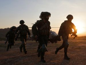 كان الجنود على متن المروحية في مهمة لإخلاء مصاب بطلق ناري في حالة خطيرة
