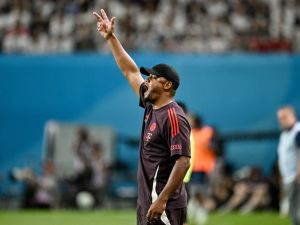 Bayern Munich’s head coach Vincent Kompany reacts during a friendly football match between Tottenham Hotspur and Bayern Munich at the Seoul World Cup Stadium in Seoul on August 3, 2024. (Photo by Anthony WALLACE / AFP)