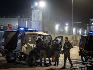 قضية السجون، تشكل محورا جديدا للتوتر بين الوزراء في الحكومة الإسرائيلية