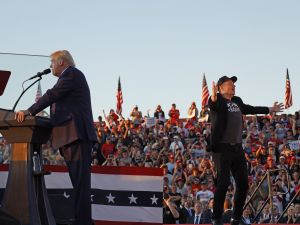 Elon Musk holds first solo rally backing Donald Trump