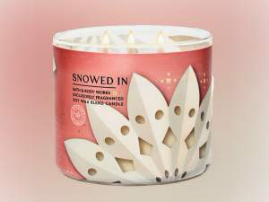 Bath and Body Works تسحب شمعة أثارت جدلًا بتشابه تصميمها مع زيّ جماعة الـ KKK