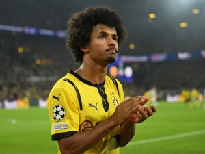 Dortmund's German forward #27 Karim Adeyemi reacts as he leaves the pitch after injury during the UEFA Champions League football match between Borussia Dortmund and Celtic in Dortmund, western Germany on October 1, 2024. (Photo by INA FASSBENDER / AFP)