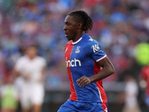 Ebere Eze #10 of Crystal Palace F.C. heads up field during a pre season friendly match against Sevilla F.C. at Comerica Park on July 30, 2023 in Detroit, Michigan. Gregory Shamus/Getty Images/AFP (Photo by Gregory Shamus / GETTY IMAGES NORTH AMERICA / Getty Images via AFP)