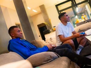 Controversial 'Hookah' photo of Mbappé and Hakimi sparks Madrid fans' reactions