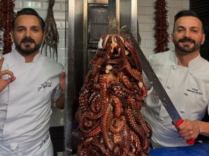 Turkish chefs Faruk and Mehmet Gezen. (Instagram/ @mehmet_cheff) Octopus Shawerma