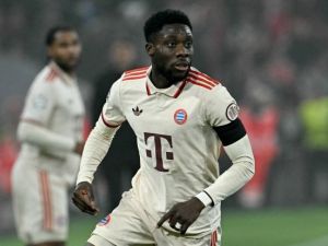 Bayern Munich's Canadian defender #19 Alphonso Davies during the UEFA Champions League football match FC Bayern Munich vs SL Benfica in Munich, southern Germany, on November 6, 2024. (Photo by Tobias SCHWARZ / AFP)