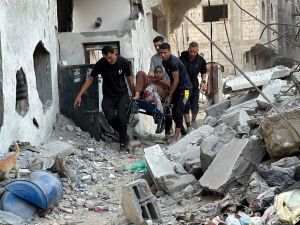 آلاف الفلسطينيين بلا رعاية إنسانية أو طبية في قطاع غزة
