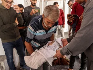 الغارات أسفرت عن استشهاد 11 فلسطينيا منذ منتصف الليلة الماضية