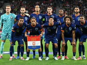 Netherlands players pose for the team photo prior to the UEFA Nations League, League A Group A3 football match Hungary vs the Netherlands, at the Puskas Arena in Budapest on October 11, 2024. (Photo by Attila KISBENEDEK / AFP)