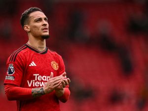 Real Betis on the Brink of Signing Antony from Manchester United