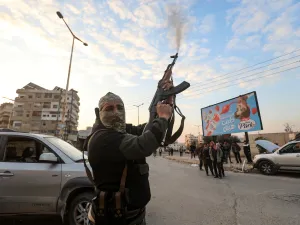Syrian opposition forces capture Hama in rapid gains against regime