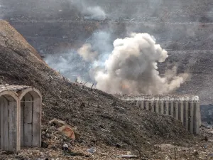 Massive Israeli airstrike in Syria triggers 3.0-magnitude earthquake alert.