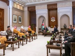 الملك عبدالله يستقبل وزير الداخلية السعودي