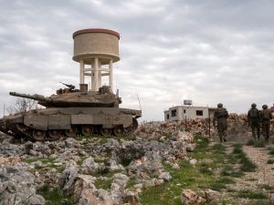 Israel insists on holding five positions in Southern Lebanon