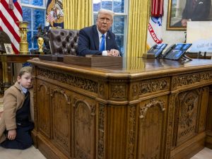 Elon Musk’s Son Donald Trump Oval Office Resolute Desk History C&O Desk White House HMS Resolute Desk Truth Social Trump Update Presidential Office Furniture White House News 2025 Trump’s Germophobia Viral White House Moments