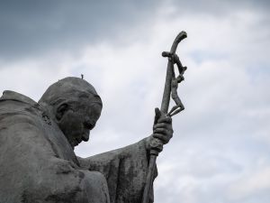 Pope Saint John Paul II statue. (Shutterstocj) Pope Francis
