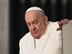 Pope Francis speaks from hospital: "I am facing a difficult time"