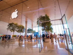 Apple appoints new stores chief to oversee retail operations