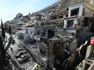 Massive Israeli airstrike hits Damascus