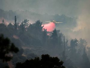 Massive fires force evacuations across central Israel
