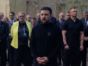 Rare earth pact delayed: Trump calls Zelensky for immediate signature