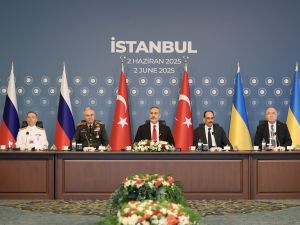 Russia and Ukraine take tentative steps toward peace in Istanbul talks