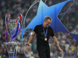 من برشلونة إلى باريس: تهنئة رسمية بلقب دوري الأبطال الأول في تاريخ النادي