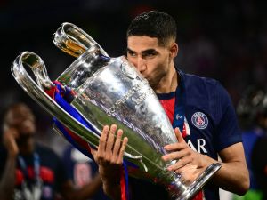 أشرف حكيمي..جوكر باريس الذي حطم الأرقام القياسية في ليلة التتويج الأوروبي