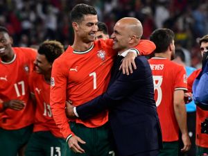 بين تين هاغ ومارتينيز..كريستيانو يثبت من كان على صواب