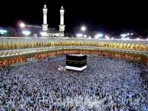 الحجاج يتوافدون إلى مسجد نمرة للاستماع إلى خطبة عرفة