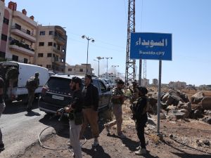 Armed Israeli Druze cross into Syria as Israeli forces strike Syrian troops in Sweida