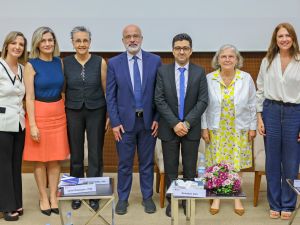  Empowering Women in the Informal Sector: AUB Celebrates QUDWA Graduates and Holds Panel Discussion on Women’s Work in Lebanon