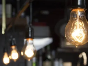 الأردن قانون الكهرباء 2025.. إصلاح أم عبء على المواطن؟