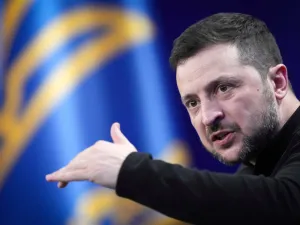 زيلينسكي يطالب بضمانات أمنية قبل لقاء بوتين ويستبعد دور الصين