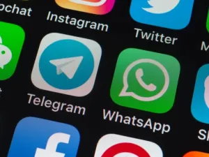 روسيا تحظر خدمة "واتس أب" و"تلغرام" من البلاد