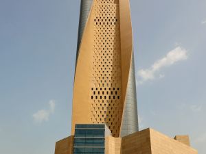 Al Hamra Unveils the Second Edition of Its Career Fair at Al Hamra Shopping Center