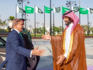 Pakistan’s PM Sharif arrives in Saudi Arabia for historic state visit 