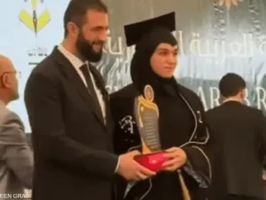 الشرع يشارك في حفل تخريج زوجته لطيفة الدروبي 