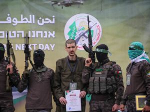 Hamas publishes "farewell photo" of Israeli hostages as Gaza invasion deepens