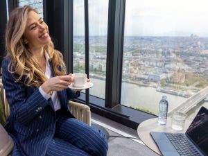 كيف أصبح الفتاة التي يتحدث عنها الجميع؟ كيف أصبح الفتاة التي يتحدث عنها الجميع؟