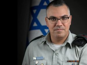 افخاي ادرعي يجري جولة