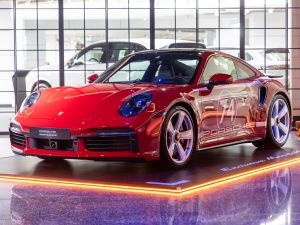 أمسية استثنائية من الفخامة وتجربة طعام راقية: مركز بورشه الكويت يستضيف فعالية 'إكسكلوسيف مانوفاكتور' في متحف بورشه