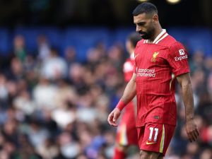 روني يتوقع رحيل محمد صلاح عن ليفربول وسط تراجع حاد في المستوى