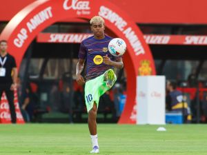 الهلال السعودي يقدم عرضًا بقيمة 400 مليون يورو للتعاقد مع لامين يامال