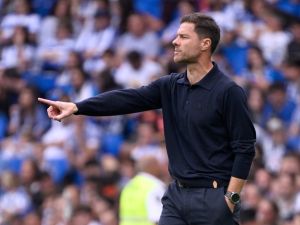 تشابي ألونسو يطلب من ريال مدريد متابعة وضع نجم ليفربول فلوريان فيرتز