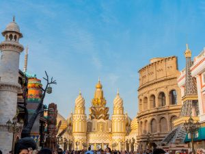 Global Village partners with Dream Dubai to launch season-long prize giveaways with AED 10 million Grand Prize Draw